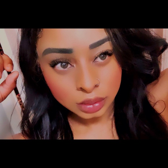 Meet your Posher, Shannon - Picture 1 of 14